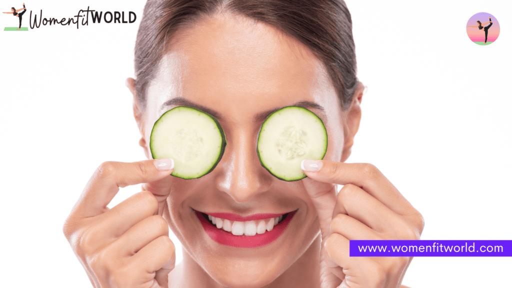 Cucumber Slice for Under Eyes Anti Aging Skin Care Routine in हिंदी चेहरे की झुर्रियों से बचने के लिए अनोखे टिप्स